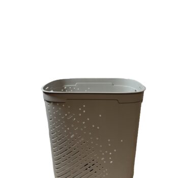 سلة غسيل مع يدين حجم كبير